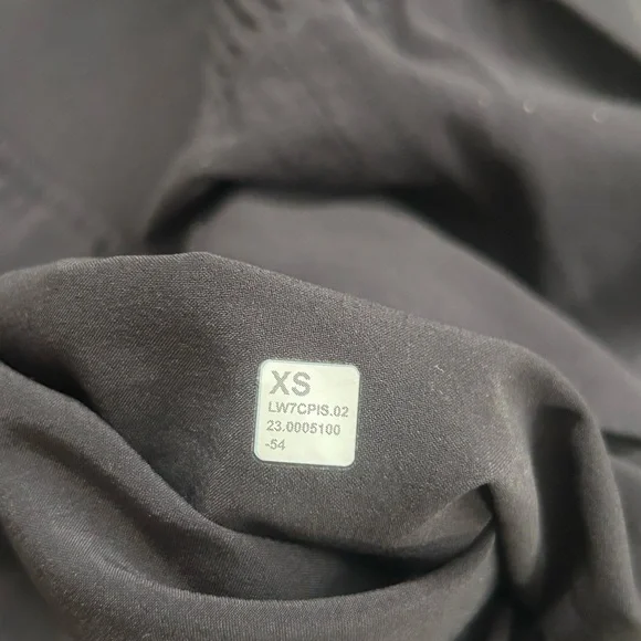 Lululemon Stretch Woven Relaxed-Fit High-Rise Short 4" - Picture 3 of 4